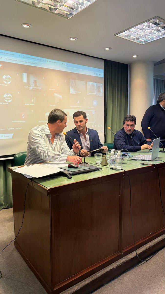 Ignacio Kovarsky es el nuevo presidente de CARBAP. 👏🏽  
El dirigente de la Sociedad Rural de Trenque Lauquen y hasta ahora secretario de CARBAP, va a presidir la Confederación de Asociaciones Rurales de Buenos Aires y La Pampa.🤩 
<a href="/kovavete/">Ignacio 🇺🇦⭐️⭐️⭐️</a> <a href="/CARBAP_ARG/">CARBAP</a>