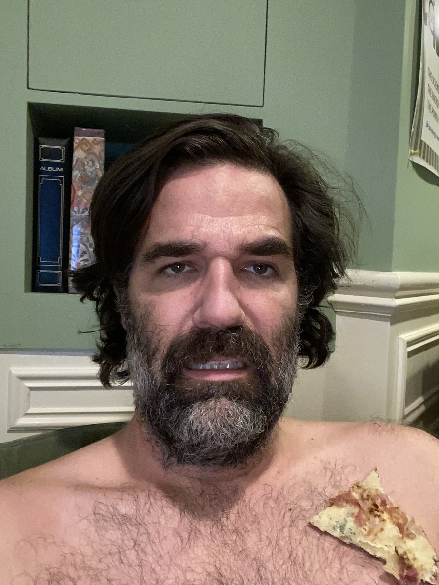 AbareDavey's tweet photo. @VancityReynolds @robdelaney Will Ron Delaney be on the press #junkey ? He’s very handsome and my favorite actor besides Eddie Deezen 💕 https://t.co/gyd4VTGCK0