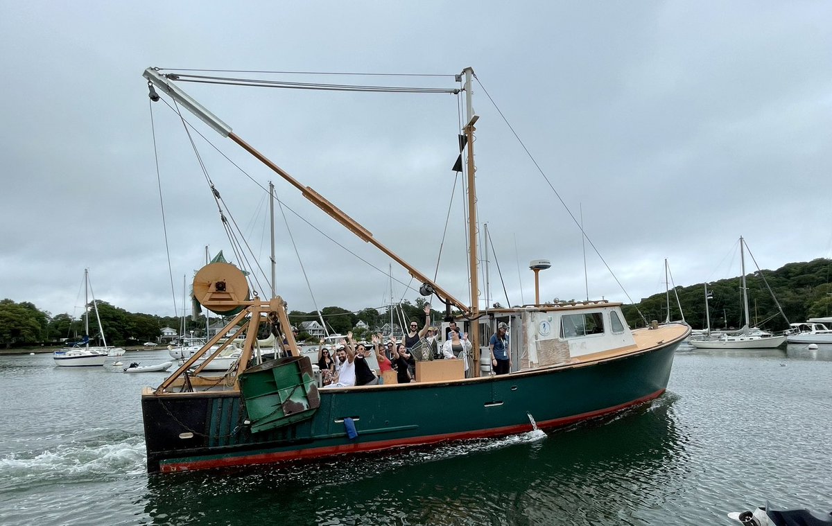 Loretta (@roberson_lo) on Twitter photo #MBLSYM2024 at sea on the Gemma <a href="/MBLScience/">Marine Biological Laboratory (MBL)</a>! What new symbioses will they find? 👀 #MBLSYM2024 at sea on the Gemma <a href="/MBLScience/">Marine Biological Laboratory (MBL)</a>! What new symbioses will they find? 👀