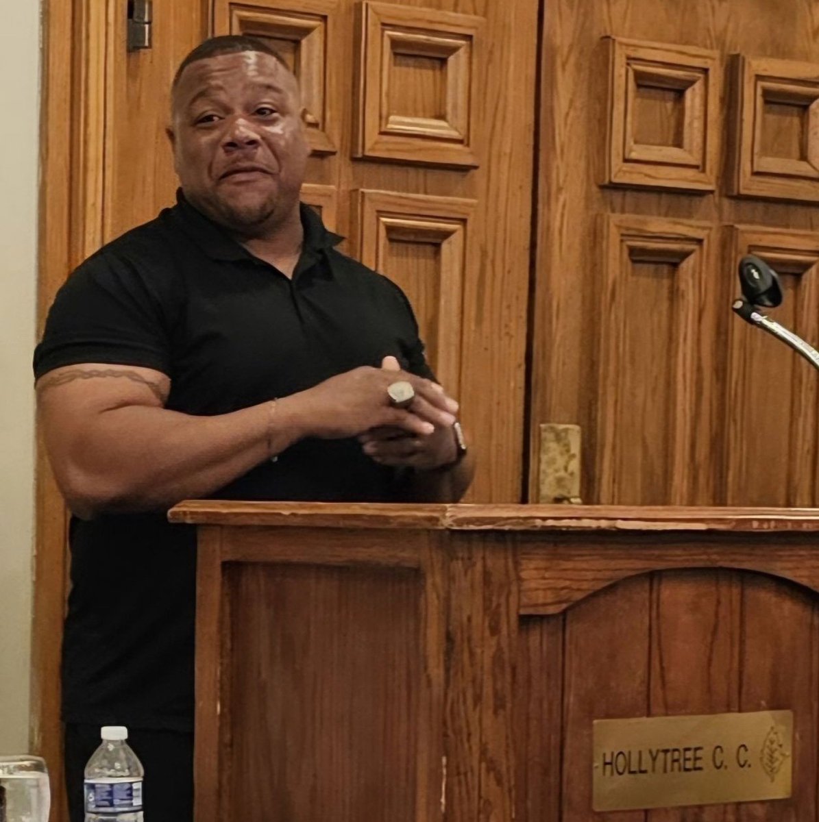 eisportsmedia's tweet photo. The #SWJCFC held its annual media day on Thursday, 7/25. The event took place at Hollytree Country Club in Tyler.
Each head coach spoke at media day, including Kilgore College's Willie Gooden. The Rangers are ranked #1 in both the coaches & media preseason polls. @KC_MTXE #2024 https://t.co/zfY1skqxqi