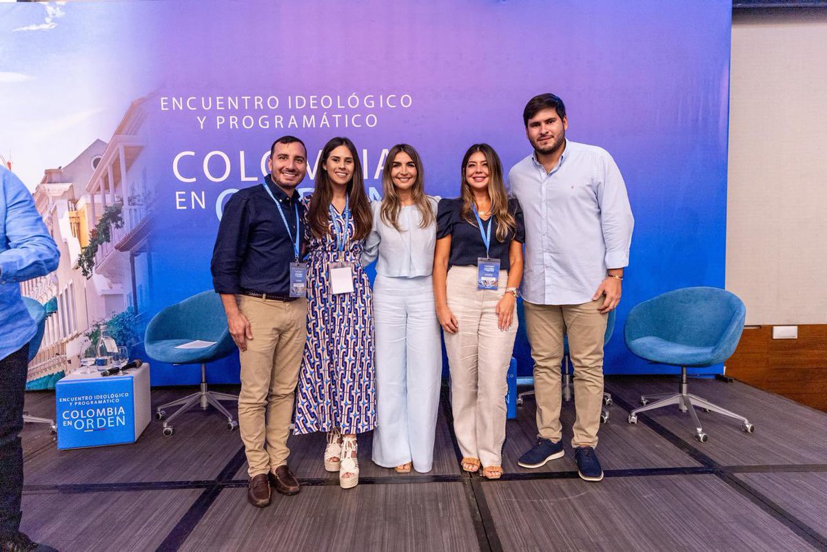 fninomendoza's tweet image. ¡Felicitaciones a @nadiablel por llegar a ser la primera mujer presidenta del Partido Conservador Colombiano! Le deseamos mucho éxito en esta nueva etapa y estamos seguros de que liderará con sabiduría y compromiso @soyconservador