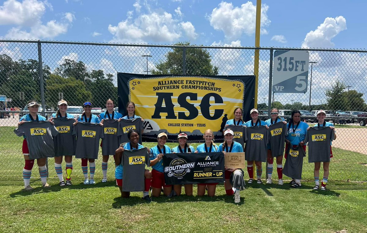 lauren_vallery's tweet photo. My team and I had a great week in College Station this past week. We went 6-2 placing second in the ASC tournament! We had a great summer as a team and I can’t wait to hit the fall with them!! @Blaze18Gold @DadDamiani @HarlanHawks_SB @coachrodr22 https://t.co/3swiqumjkz