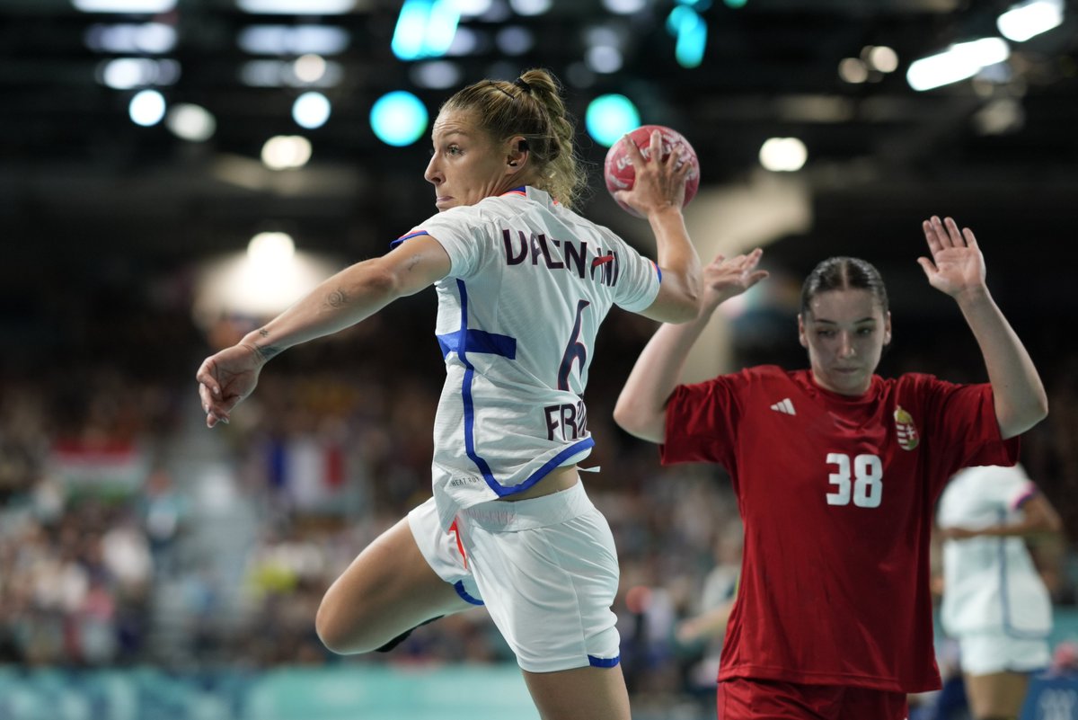 Jeudi 25 juillet 2024 ✓
Quelle journée pour nos Bleus ! Nos rugbymen se qualifient en demi-finale lors d’un match fou contre les argentins et nos footballeuses et nos handballeuses remportent leur premier match dans le tournoi olympique 💪

A demain pour la cérémonie d’ouverture