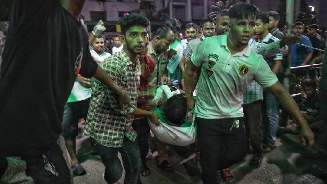 Cule_Asif's tweet photo. Bangladesh Government and their Police Force and Terror openly killed innocent Students because they wanted to remove the quota from the government's Job. So In this Situation, We need Help.
#Bangladesh
#AllEyesonBangladesh
#StepDownHasina
#Weneedfreedom https://t.co/v3eEvKyNfz