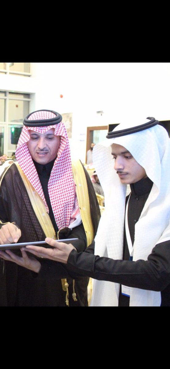 #عبدالرحمن_البراهيم_السليم 
الجميع يتحدث عنه بمحبة والناس شهود الله في أرضه ، كان مسؤولاً ومواطناً ومخلصاً لوطنه
استفدت منه شخصياً الكثير بتوجيهاته وتحفيزه ودعمه ، ونهنئه بثقة سموه الكريم بتكليفه مستشاراً بمنطقة #القصيم ، وفقه الله وسدد خطاه 
#عنيزة