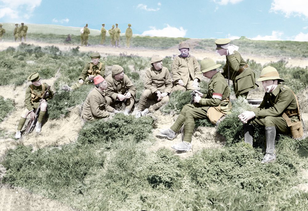 kedituti's tweet photo. #gallipoli #gallipolicampaign #gallipoli1915 #anzaccove #suvla #battleofgallipoli #canakkalesavasi #capehelles #dardanelles
Üçüncü Kirte Muharebesi, İngiliz 42. ( Doğu Lancashire ) Tümeni'nin İngiliz kurmay subayları, sahadaki Türk subayları sorguluyor. Gelibolu 4 Haziran 1915 https://t.co/sC9TJYXoeF