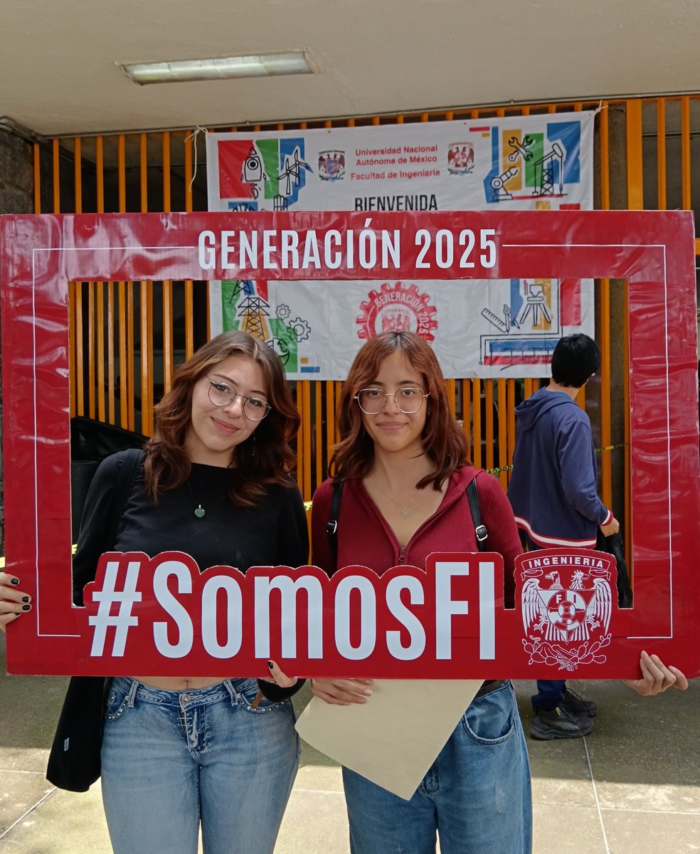 #HoyEnLaFI se llevó a cabo la segunda sesión de las Pláticas de Bienvenida de la generación 2025, con la participación de estudiantes de nuevo ingreso de la <a href="/DIMEIFIUNAM/">DIMEIFIUNAM</a>, <a href="/dicyg/">DICyG - FI</a> y <a href="/DICT_FIUNAM/">División de Ingeniería en Ciencias de la Tierra</a>.✨
❤️🤍
#SomosFI #SoyFI #OrgulloFI