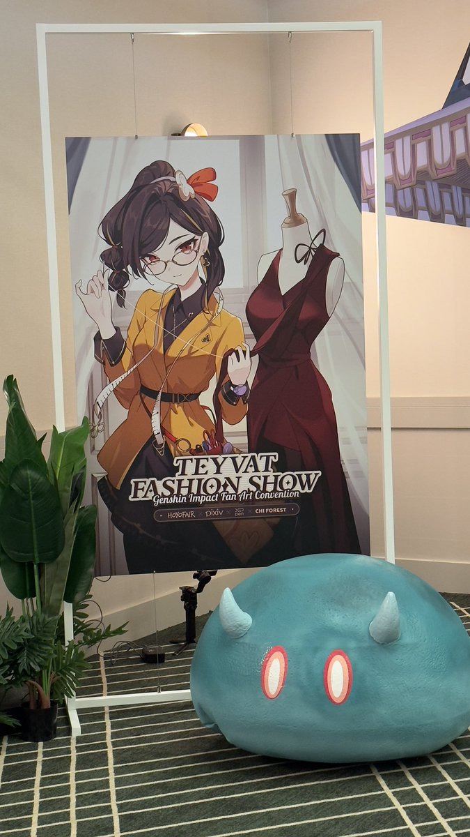 laurahlim's tweet photo. Genshin Impact off-site @Comic_Con!! #genshinimpact #HoYoFair #teyvatfashion https://t.co/UzVSYnDguQ