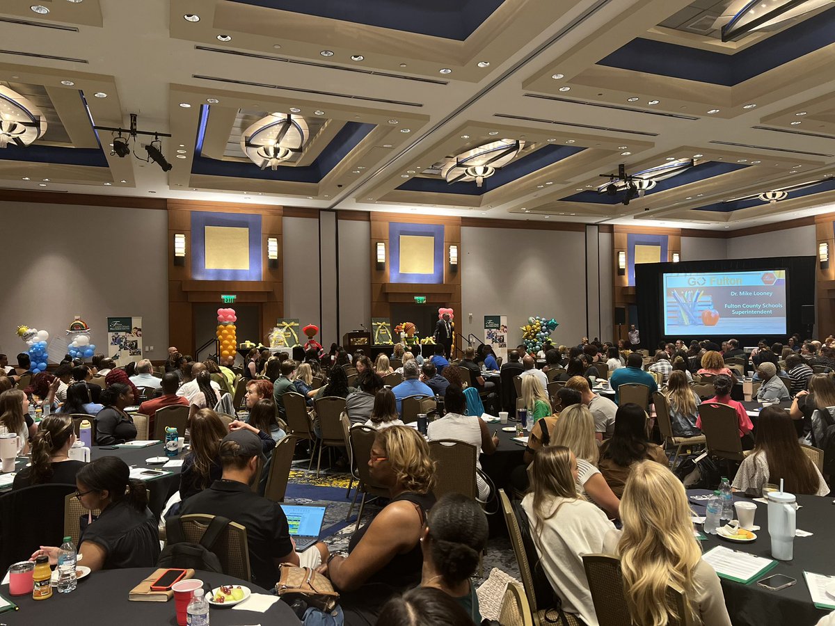 CJ_HCS_Sup's tweet photo. @alexbatesedu 400+ New and Returning Fultonites .. #ItsbetterinFulton @GO_Fulton https://t.co/tHol0KWIxJ
