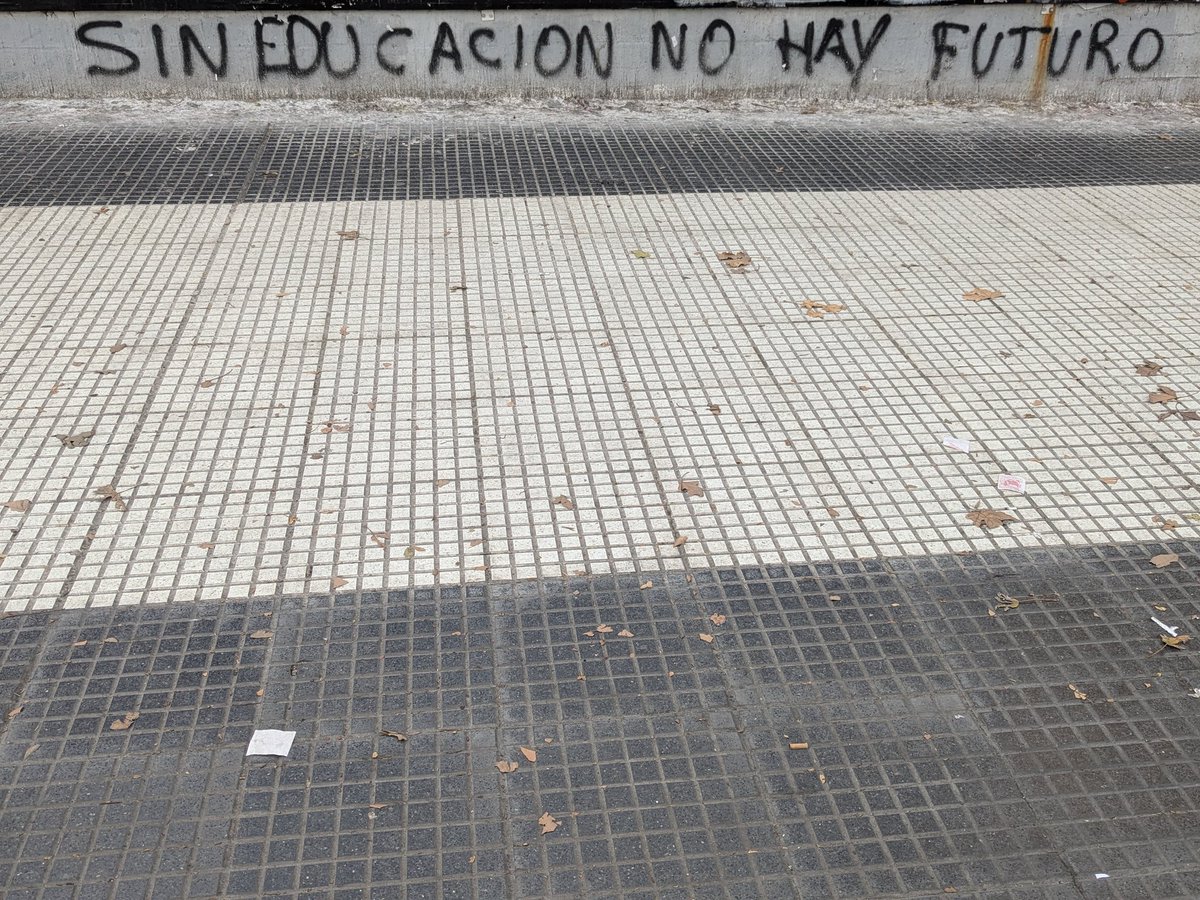 JulienFarges's tweet photo. Que hablen las calles.
¡Viva la lucha docente!
#EICongress
#CongresIE
#PorLaPública
#GoPublic
#EnsembleOnFaitEcole
#FinancerLEducation https://t.co/6R7YCkWFZh