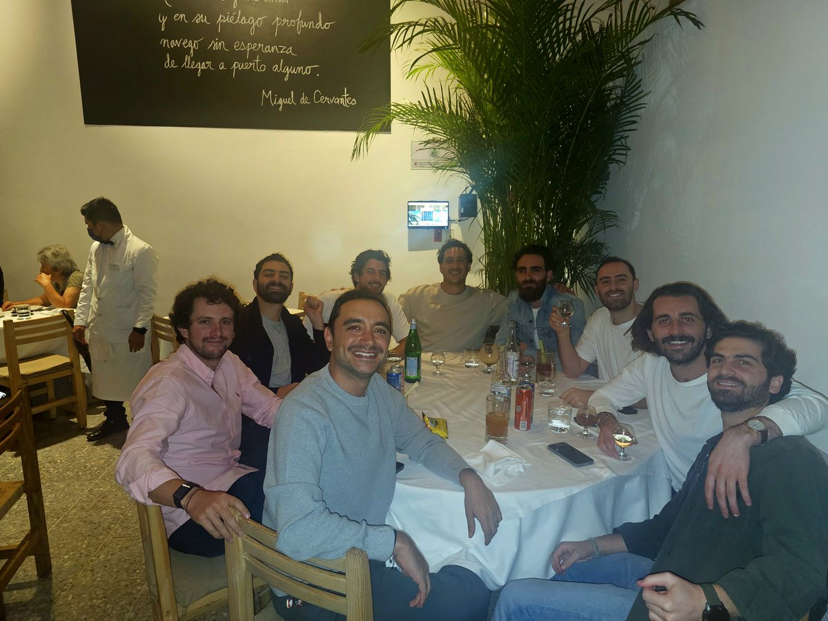 abemi14's tweet photo. Con mis hermanos en el contramar.

Q bella es la vida. https://t.co/PwPEtsL5Ld