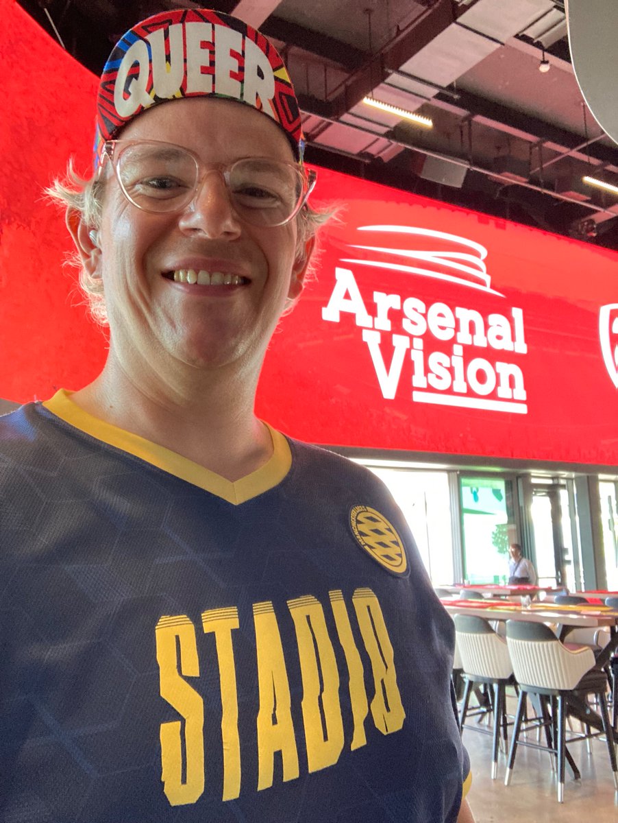 Samuel_Hansen's tweet photo. @ryanhunn @Okwonga don’t worry, at least one person is buzz marketing @stadio at the live @arseblog @ArsenalVPodcast show tonight https://t.co/BGU5rrx8yc