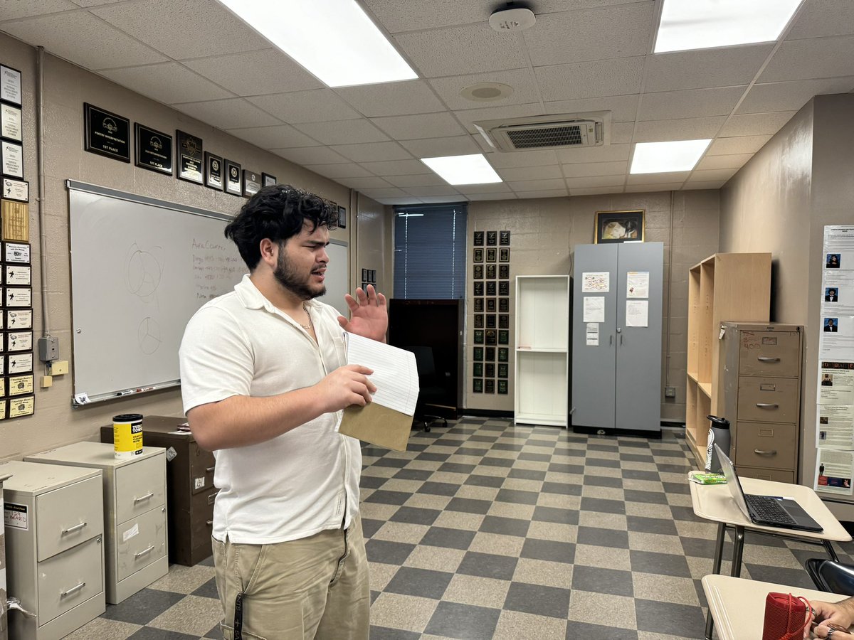 SWHSTigerDebate's tweet photo. SWHS Speech/Debate are prepping for the Fall! #debatelife https://t.co/ka7cv0SXoe