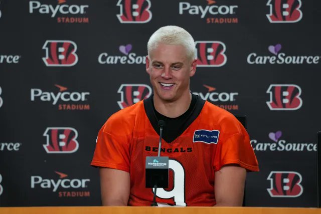 cvent15's tweet photo. @SiriusXMFantasy @FantasyAlarm @rotobuzzguy When you secretly want to be traded to Detroit so you change your name to Stan and start looking a little Shady... https://t.co/sJ1sQswBBV