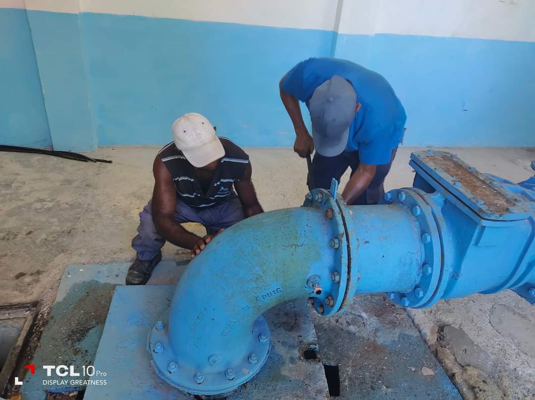 Seguimiento a la reparación y montaje de equipos de bombeos en #LaHabanaDeTodos, intenso trabajo de héroes anónimos, el abrazo unido, siempre defendiendo la patria, desde la trinchera del deber. #LaHistoriaPorAsalto🇨🇺M-26-7 #CubaEsRevolución