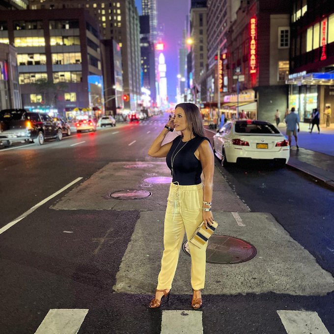 #Summer nights in the city are pure magic. 🌔 💫 https://t.co/0OqNouZpz1<a href="/tag/summer"class="tags">#Summer</a>