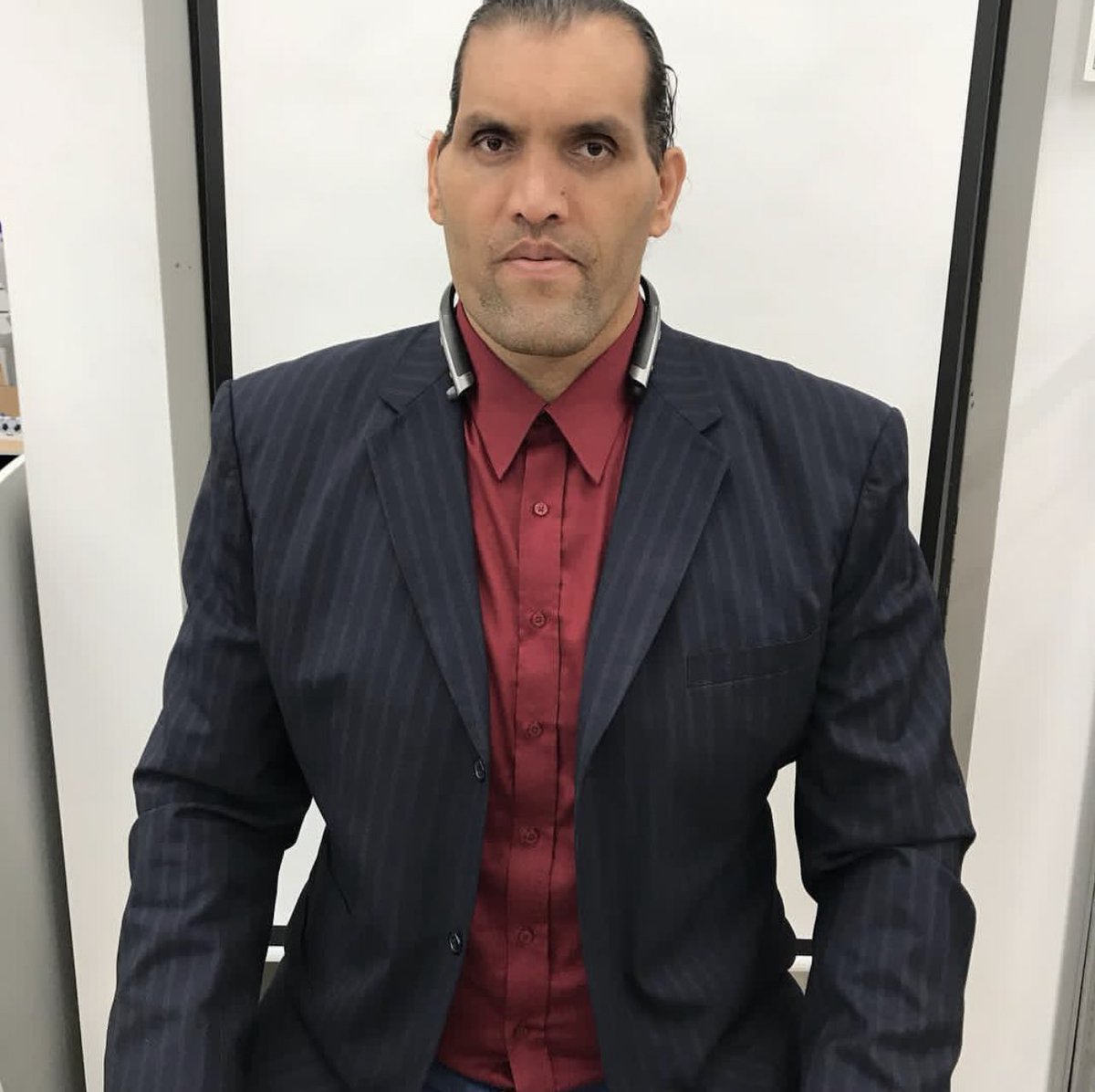 KhaliElGrande's tweet photo. Por favor @TripleHache Paul Levesk este es el traje que se me ha perdido que estaba dentro de la maleta. Si hay alguna novedad por favor mándame un wasap!!! 🤙🏽 https://t.co/IQfMKPsoZQ