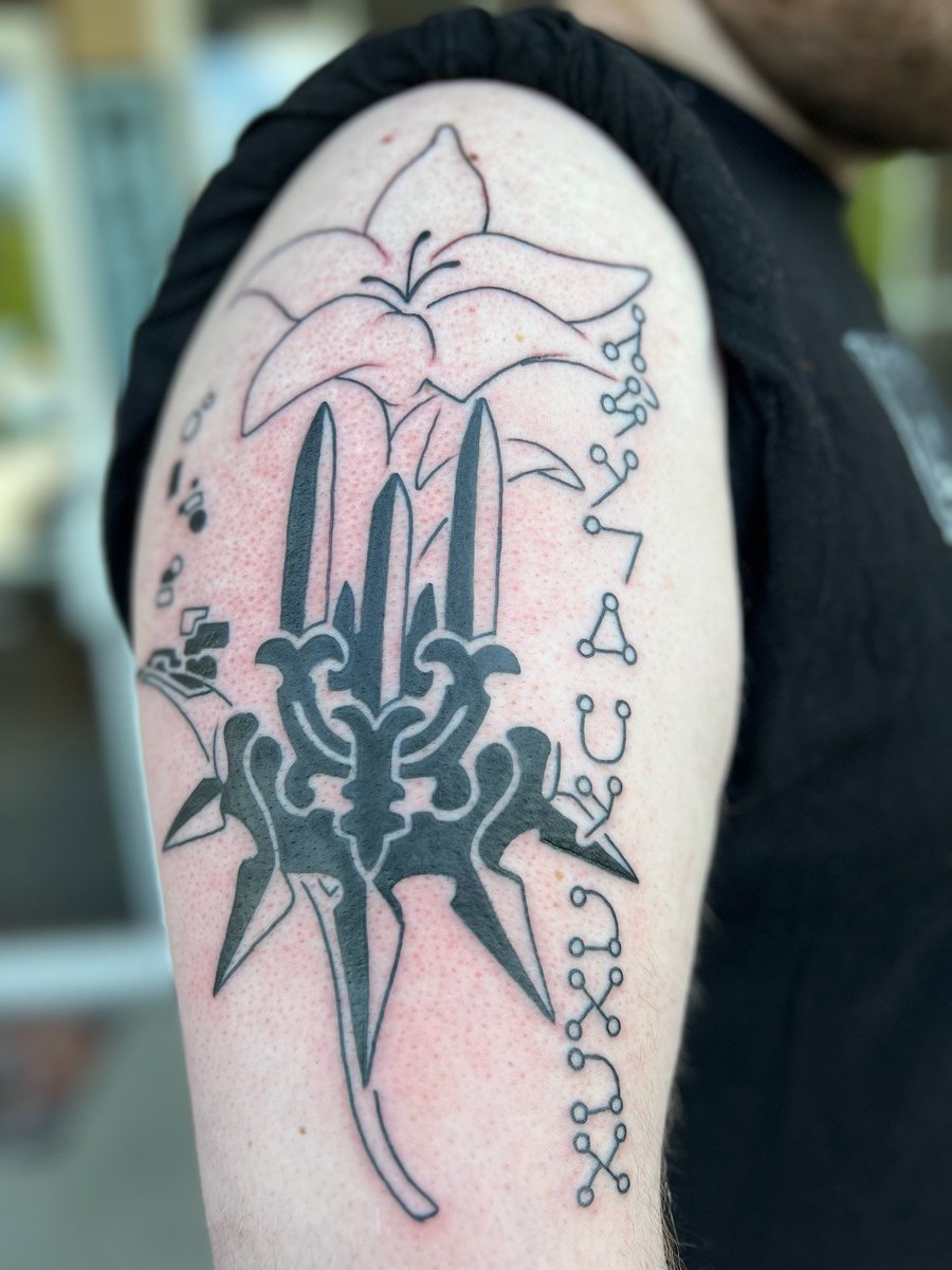 m1lk_27's tweet photo. Finally got the tattoo I've been trying to get for a while thanks again @mousemilaart #nier https://t.co/Icrp7qjN0g