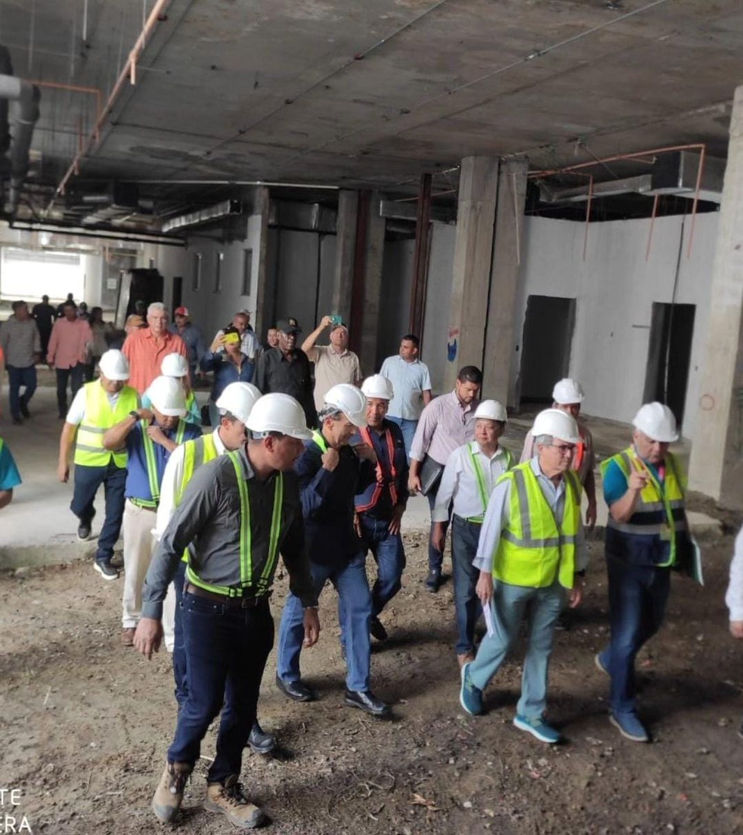 Mosqueraisaac08's tweet photo. El día de ayer, 24 de julio de 2024, el Ministro de Salud, Fernando Boyd Galindo, realizó una visita al MINSA-CAPSI de Metetí para dar un recorrido por las instalaciones del Hospital de Metetí en la provincia de Darién. https://t.co/2zaOyBghdM