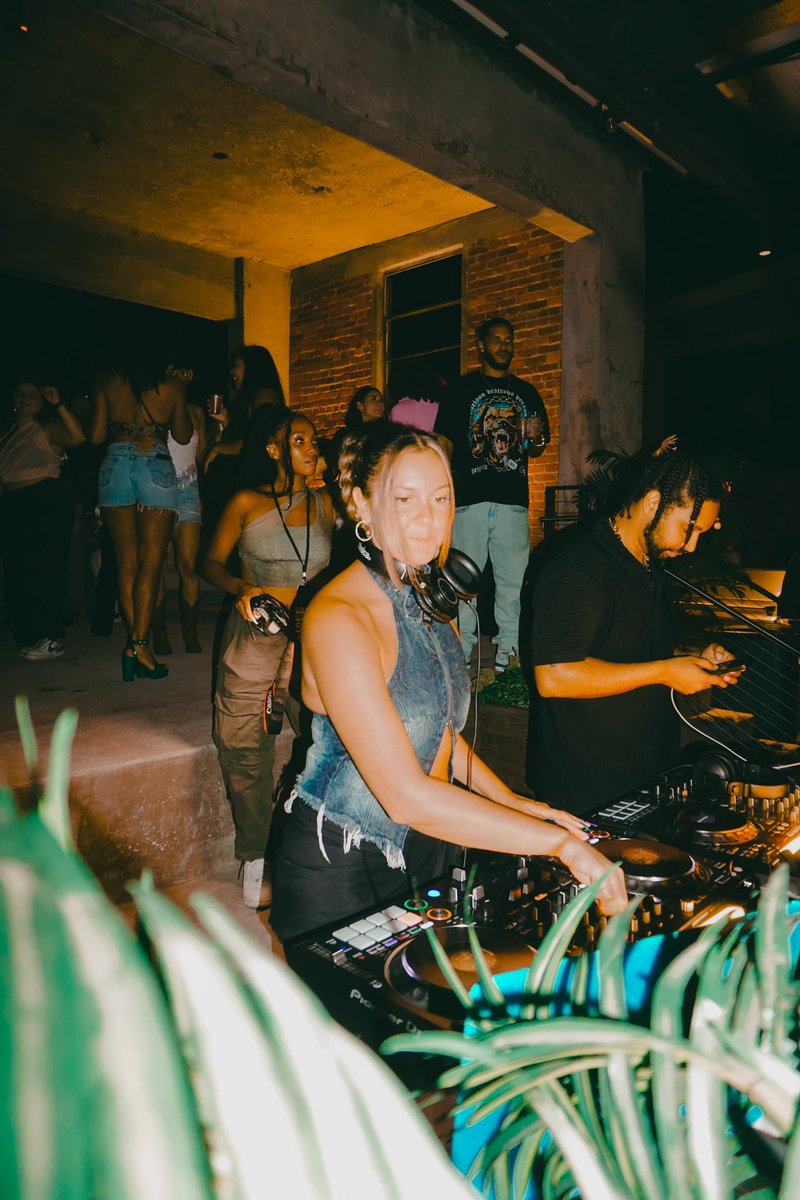 MTFParty's tweet photo. Ain’t no party like an MTF party. ❤️‍🔥💿 https://t.co/UTGeGDNmM6