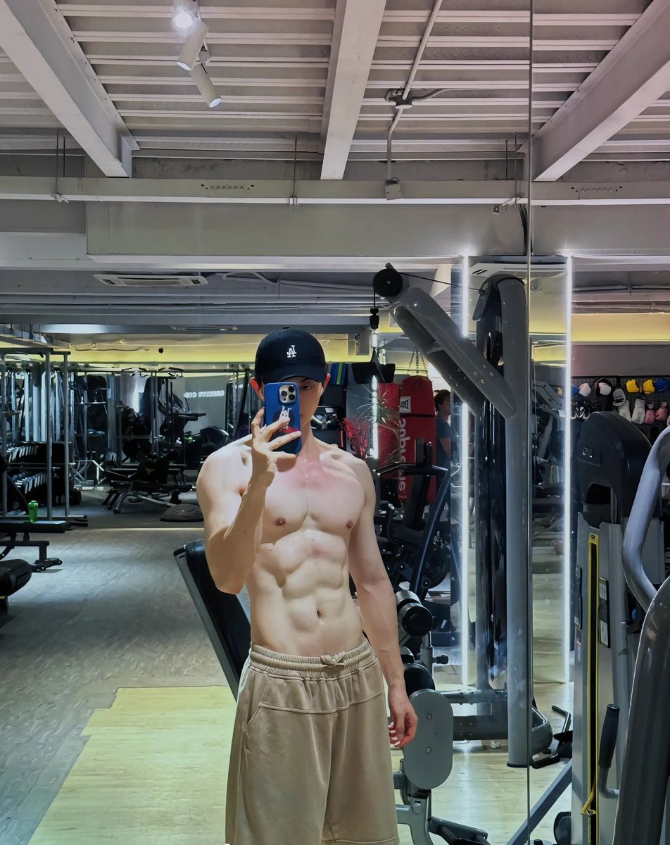 chef13424's tweet photo. My English is very poor. I have to start my English study 
#健身 #肌肉 #学习 https://t.co/OO79gnq3ee