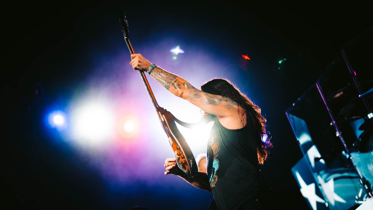 3 Doors Down tweet media