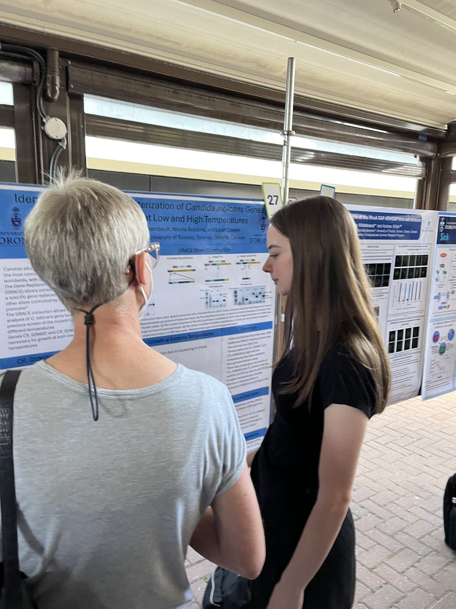 CowenLab's tweet image. Our team of summer undergraduate students did a fantastic job presenting their summer research projects at a busy poster session this afternoon. Congrats to all of you on all your hard work!! 🍄🧫🔬🥼
