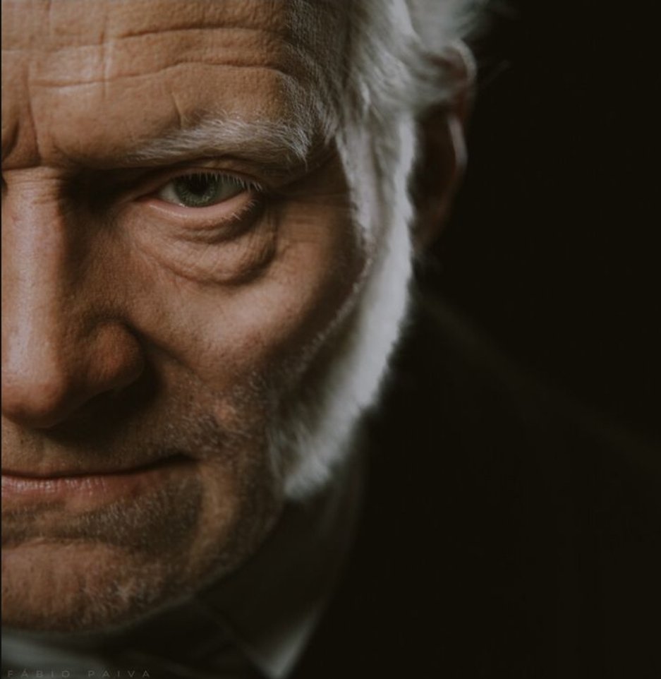 "Ayaktakımının hepsi sosyal insanlardır. Çünkü; sosyallik insan sevgisine değil yalnızlık korkusuna dayanır."

— Arthur Schopenhauer