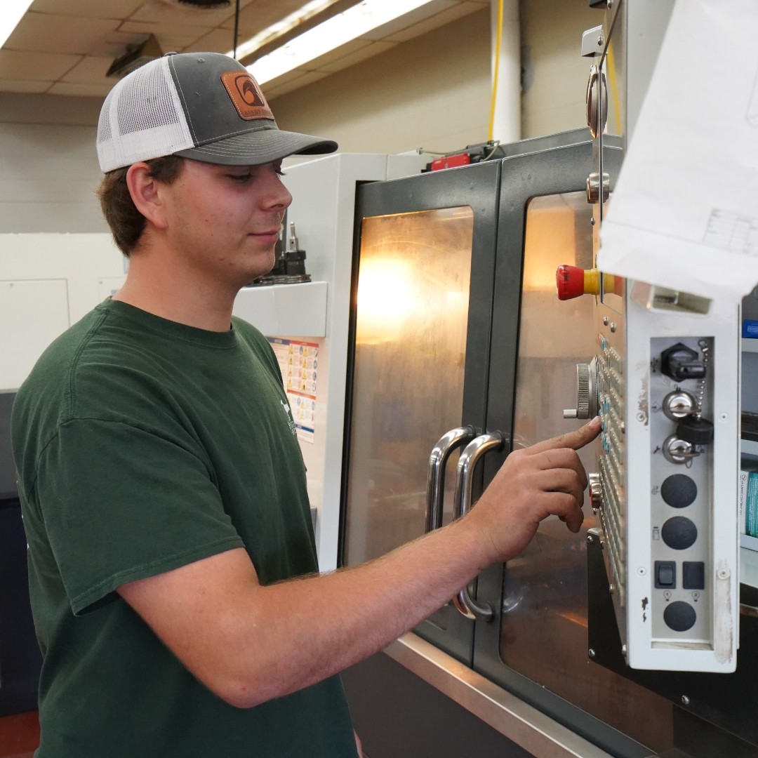 OCtechEdu's tweet image. Take programs that lead to great careers at OCtech! Fall classes start August 19. #machinetooltechnology #toolanddie #cnc #mtt #connectingpeopletopossibilities #dreamplando #wellchangeyourlife octech.edu