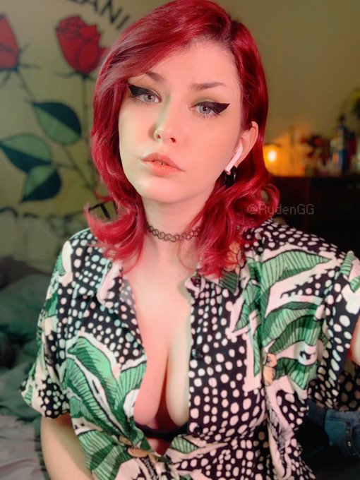 i know that you think that you&rsquo;re growing but you&rsquo;re just tall 🌻❤️🌿 https://t.co/kED6tuTyLW<a href="/tag/apclips"class="tags"><span>#apclips</span></a>