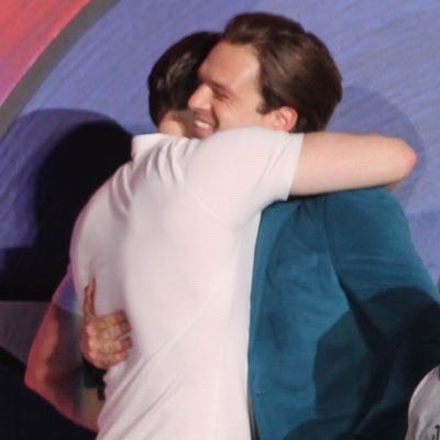 theradrady's tweet photo. “Wish we could go back to the good old days”
WE JUST DID, GUYS! WE DID ♥️👑♥️
#ChrisEvans #SebastianStan https://t.co/DYfab9TivP
