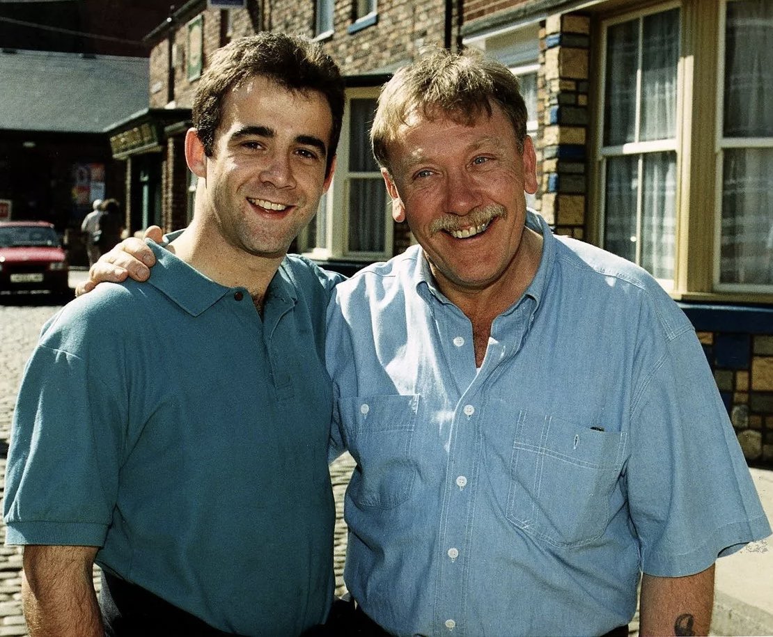 70sStreetFan's tweet photo. #OnThisDay in 1995 - Actor Peter Armitage returned to Coronation Street. He’d last appeared in January 1985 when his character Bill Webster had left the Street after remarrying.
#Corrie #ClassicCorrie #CoronationStreet #BillWebster #PeterArmitage #KevinWebster #MichaelLeVell https://t.co/roKKBZgbqq