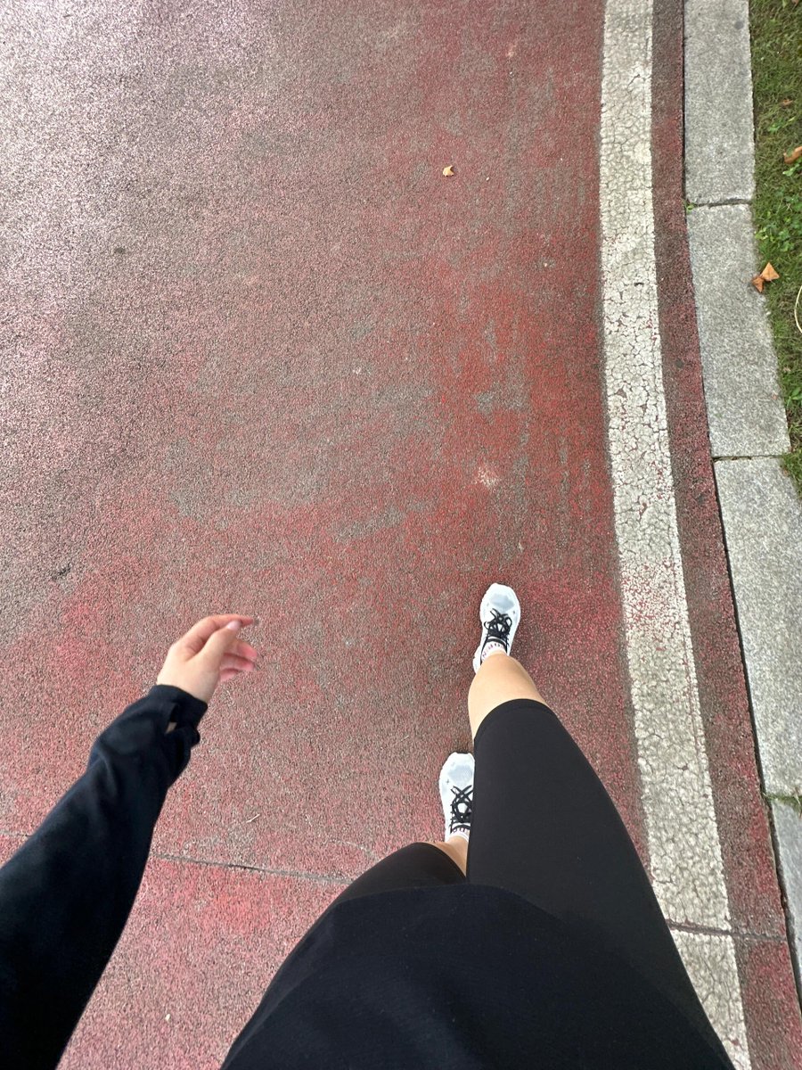 Wake up to jog to welcome the dawn, breathe fresh air with beautiful Singapore