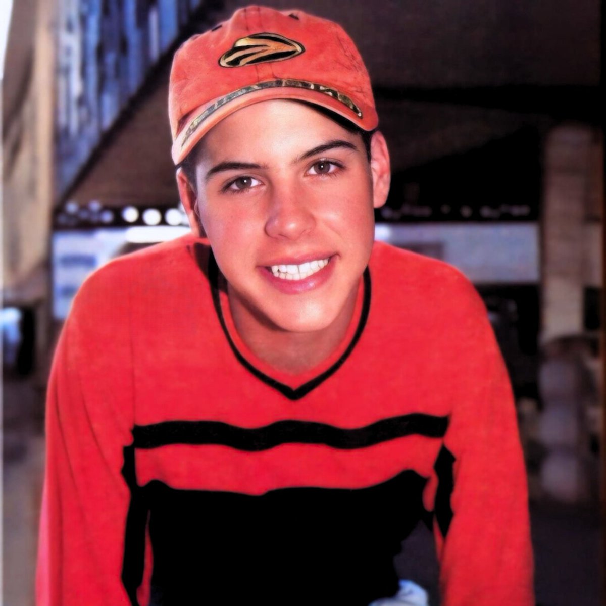 danymerlo's tweet photo. Estoy igualito, ¿no? 😂🥲

¿Cuántos años tenías cuando escuchaste por primera vez a #GrupoMercurio? 🤔 Si tienes una foto de ese tiempo, espero verla en tus historias y que me etiquetes. 😎

#tbt #GrupoMercurio #mercurio #recuerdos https://t.co/eejUj2an1O