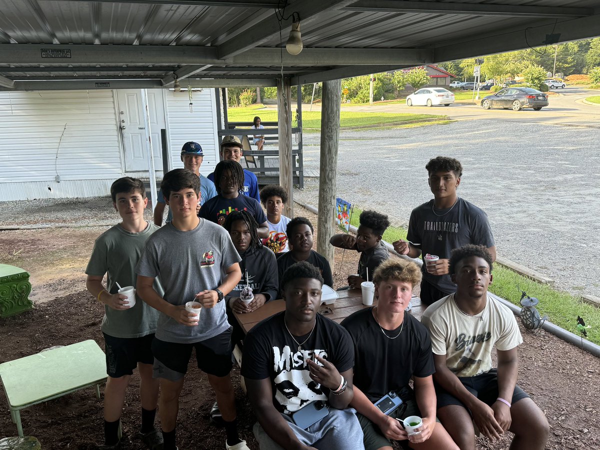 We had a great time this evening at our end of summer linebacker group outing. I can’t wait to see all their hard work from this summer displayed this season, starting next Friday night.