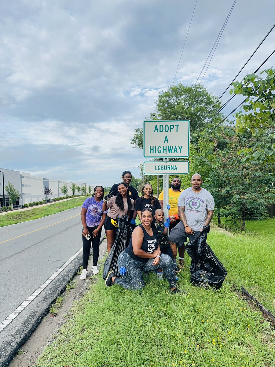 LGburna's tweet photo. Per Tradition! We kicked off #weekendatburnas with Community Service!
Thank you to everyone who came!
#durham
#DurhamNCCommunityService
#DurhamVolunteers
#DurhamServiceDay
#DurhamNCServiceProjects
#DurhamNCVolunteerOpportunities
See you all for #Deadpool tomorrow https://t.co/EALsHZcwvi