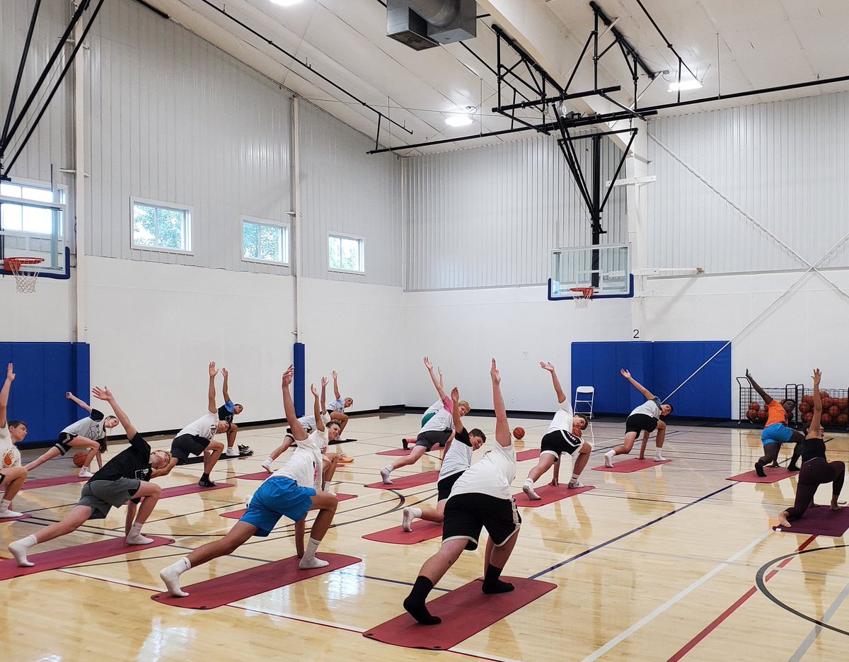 9-2-5 skills camp Day 4. Another fun one. Yoga by Jerilyn to start us off! Coach Steinkamp from <a href="/CentralDutchMBB/">Central Men's BBall</a> talked to us about recruiting and playing college ball. 1 day left. #PraiseUp^