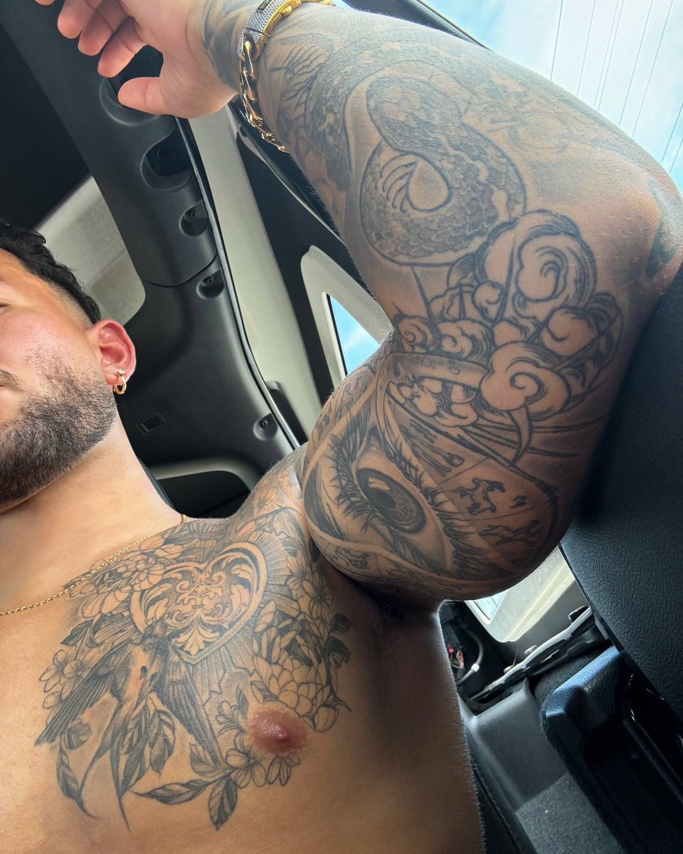 chris tweet media
