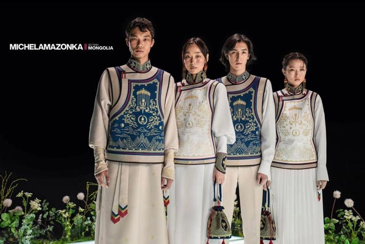 Haititempo's tweet photo. 🚨 Selon Forbes Magazine, voici les 10 uniformes les plus stylés pour la cérémonie d’ouverture des JO Paris 2024 !

- Taïwan 🇹🇼 
- Mongolie 🇲🇳 
- Haïti 🇭🇹 
- Canada 🇨🇦 
- USA 🇺🇸 
- Sierra Leone 🇸🇱 
- France 🇫🇷 
- Grande-Bretagne 🇬🇧 
- Pays-Bas 🇳🇱 
- Australie 🇦🇺 https://t.co/oi7KfGsf8R