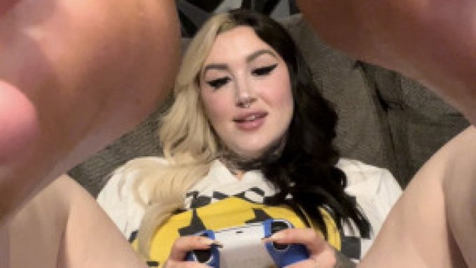 VID SOLD! Gamer Girl Roommate Makes You Worship Her Feet 🔥 Check it out! https://t.co/IXKAlDBFBI #MVSales<a href="/tag/mvsales"class="tags"><span>#mvsales</span></a>