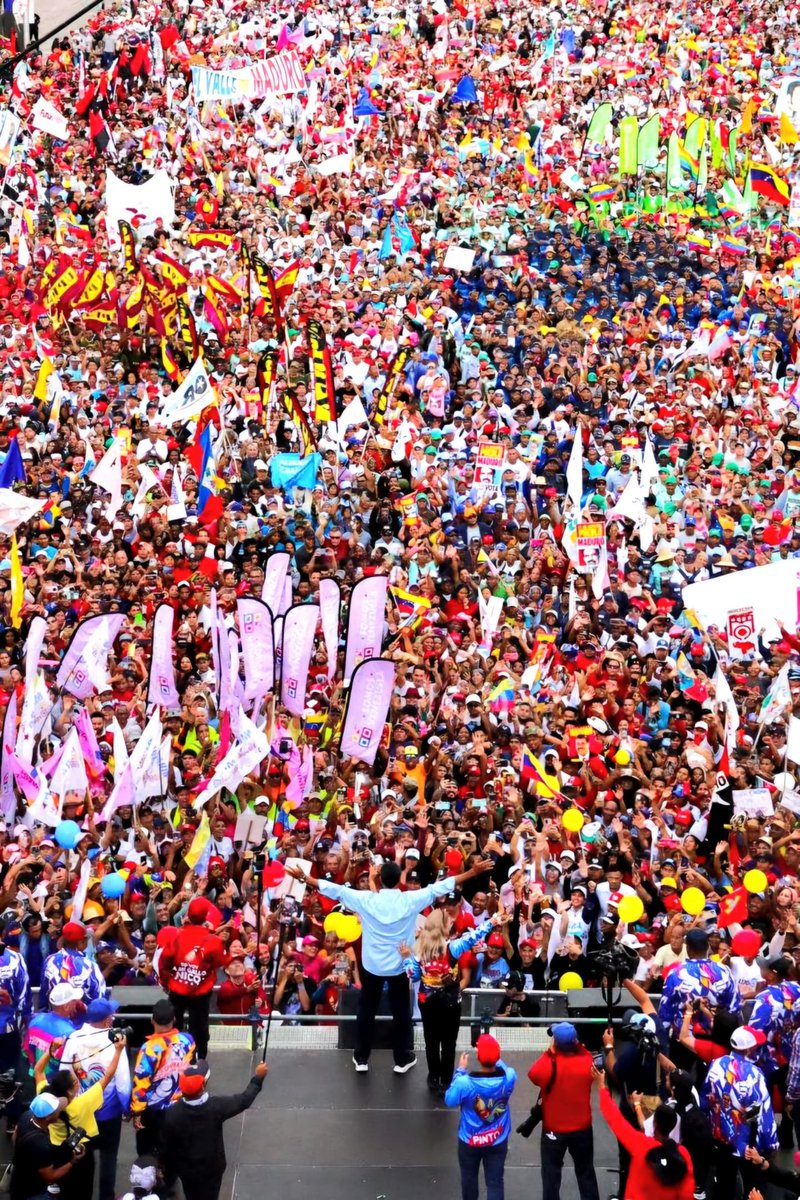 Grandioso cierre de campaña de nuestro Presidente <a href="/NicolasMaduro/">Nicolás Maduro</a> en la Av. Bolívar de Caracas y siete avenidas más. 

Este 28 de julio todos los guariqueños y toda Venezuela saldrá a defender su derecho a la paz y al futuro de progreso. 

¡El 28 de julio gana Nicolás!