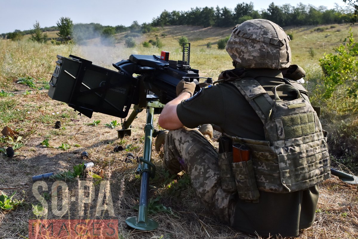 sopaimages's tweet image. Several views of the #Ukrainianserviceman of #141st #Separate #Infantrybrigade seen loading a 19 (Mark 19, #40mm #automaticgrenadelauncher, #USA) during the #military #practices near #Zaporizhzhia, #Ukraine on July 19, 2024. 📷 Andriy Andriyenko for SOPA Images