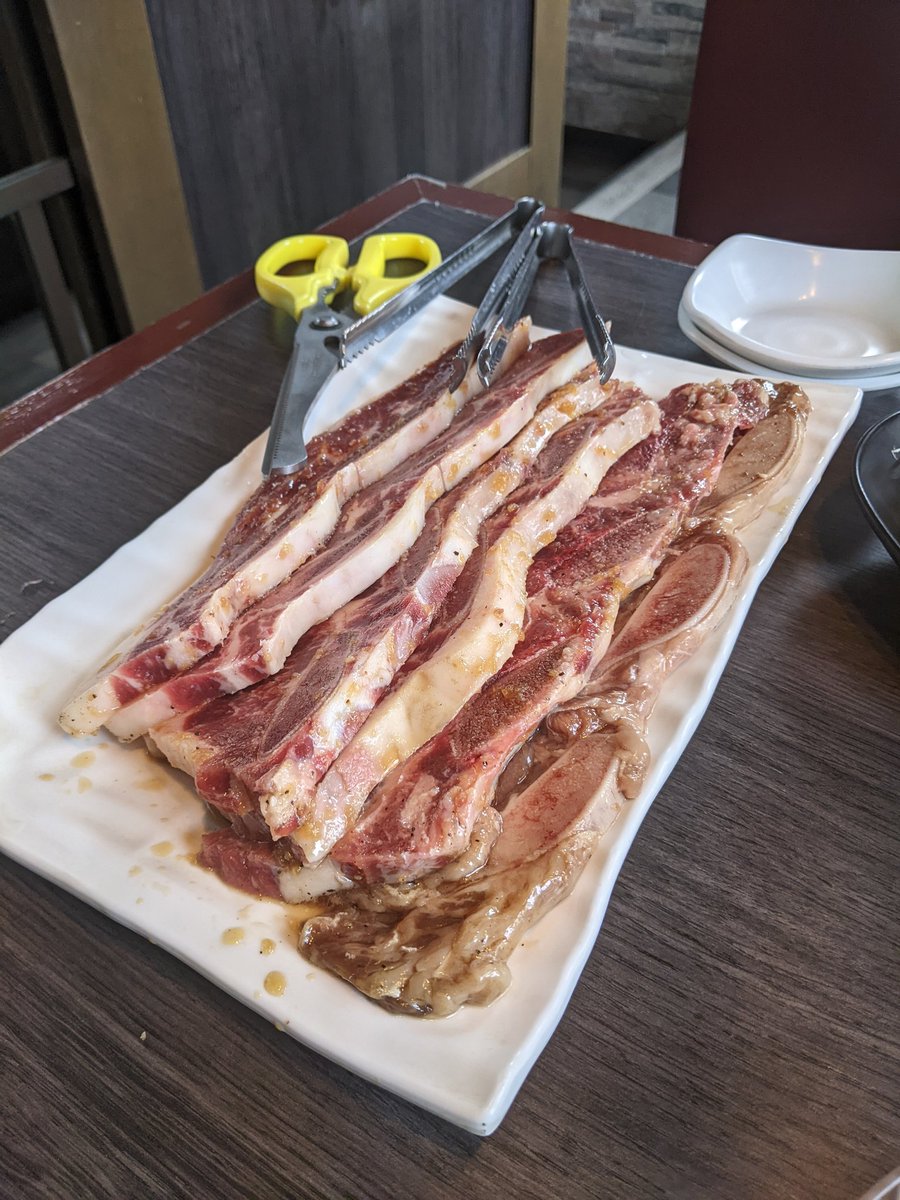Aw3GoY2SCklBEaB's tweet photo. 久しぶりの新大久保😀
骨付き肉
旨々 https://t.co/RPUYfoRYru