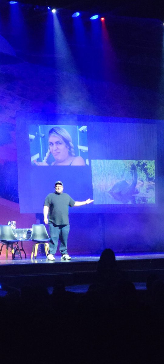 LalaCrdva's tweet photo. Excelente noche macabrosa con @LeyendasPodcast @ElBadiablo #TeatroLux https://t.co/kwOLRq7HJR