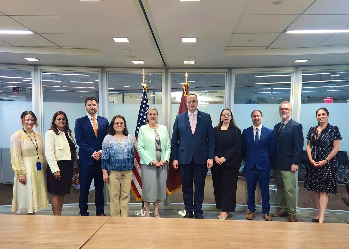 Latvian_MFA's tweet image. .@Latvian_MFA &amp;amp; @USAID have signed the MoU on promoting digital transformation in partner countries. 🇱🇻🤝🇺🇸
 
The MoU promotes closer 🇱🇻🇺🇸 cooperation by providing digitalisation support to partner countries particularly in the EU 🇪🇺 Eastern Partnership, Central Asia &amp;amp; Africa.…