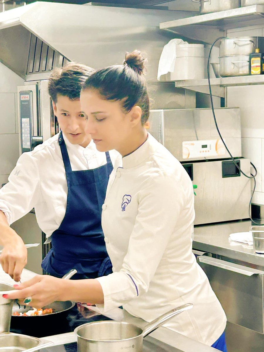 ChefShipra's tweet image. Creating , Cooking , teaching &amp;amp; learning ! Enjoying every part of it  🍳🧑‍🍳! #lovemywork #TGIF #love #ShipraKhanna #masterchefshiprakhanna ❤️❤️❤️