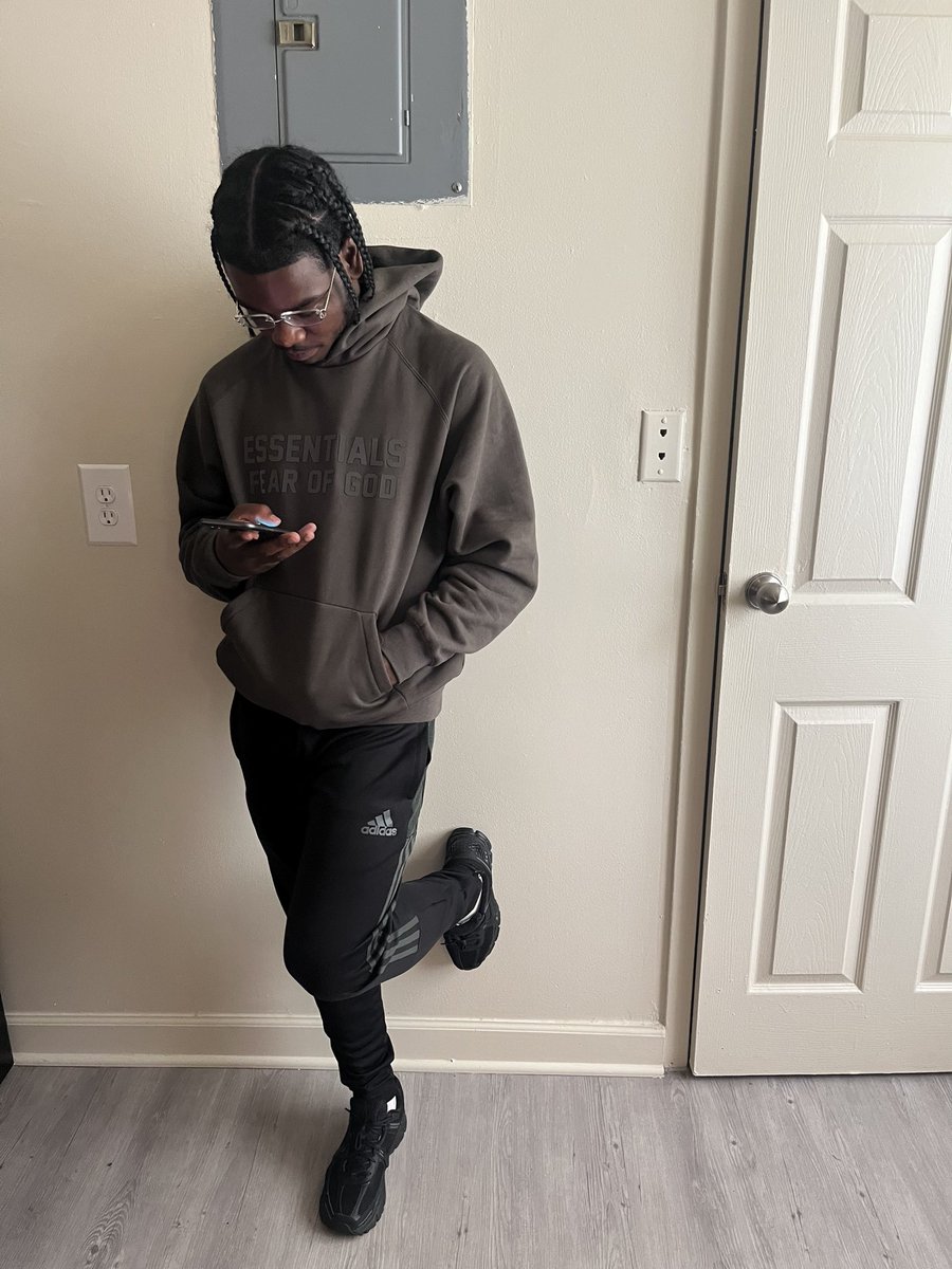 _4doee's tweet image. Give a bitch 2000 like let’s skip too the sex