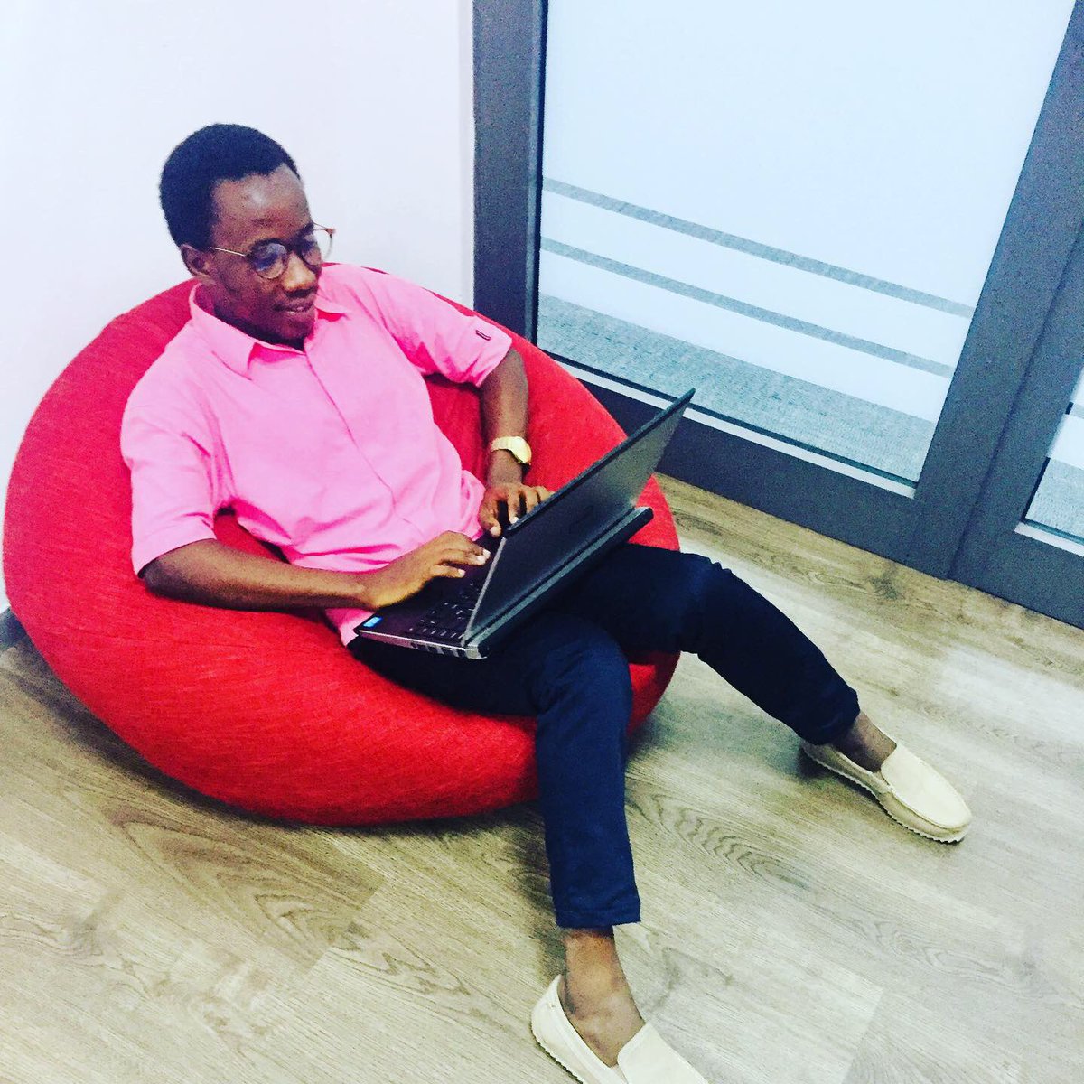 youseef_dev's tweet photo. Brain over brawn kind of life. Tech-ing my way through the day. 💻💪  

#tech #SoftwareEngineer #BusinessGrowth https://t.co/mb3DYVcefm