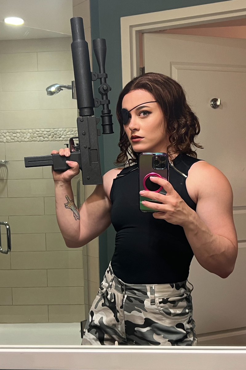 ClaireMax's tweet photo. Call me Snake

(Aka Skirt Russell) https://t.co/hQ6GOrxyek