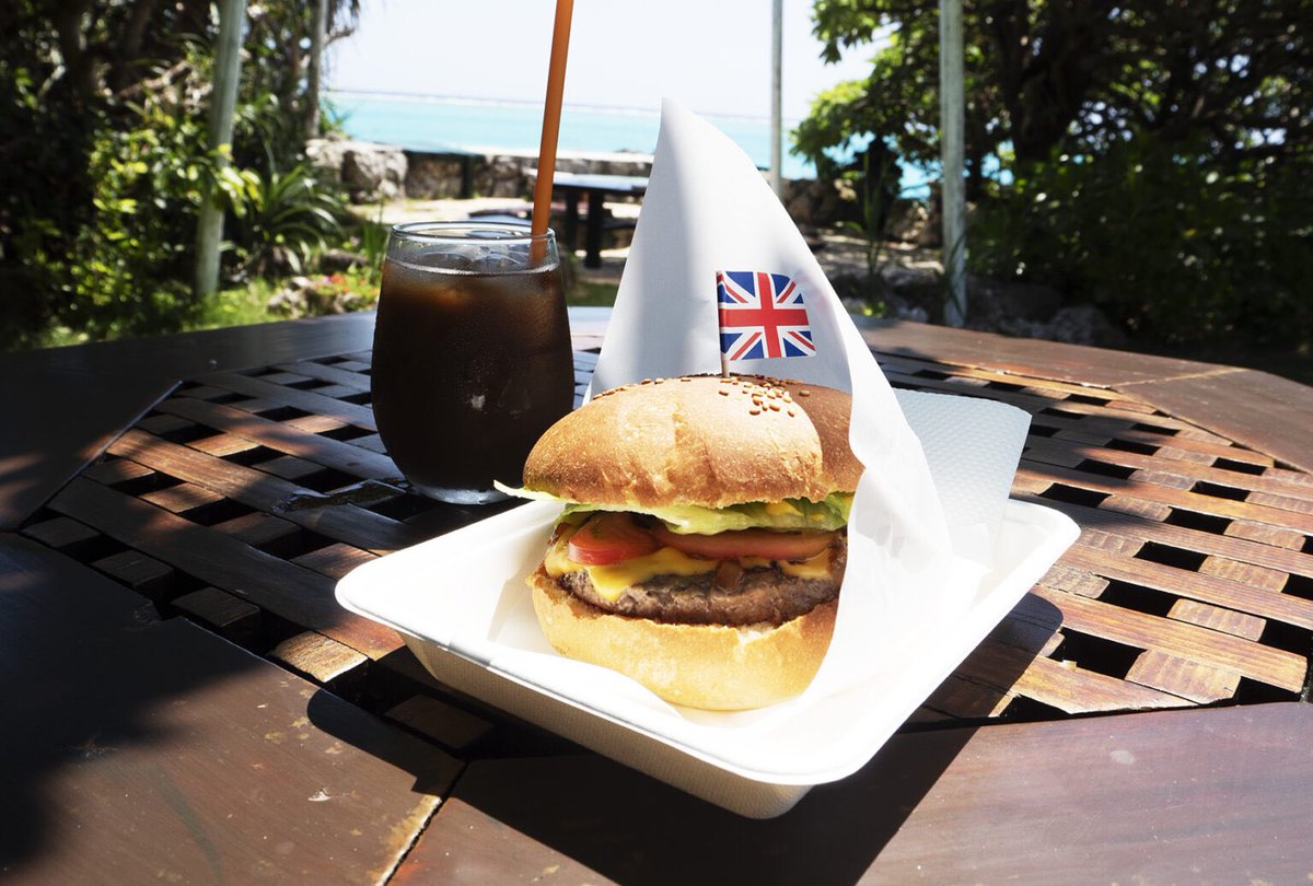yoronfun's tweet photo. ヨロン島の東側、皆田海岸と船倉海岸の間にあるガーデンカフェ、Seaside Garden🍔ワンドリンクつき500円の入場料で綺麗な景色が一望できます♪

記事はこちら
▶︎ https://t.co/wkR1mkBZ0s
ライター:池田かな

#よろん島
#ヨロン島
#与論島
#ヨロンファン
#ヨロンFun
#Yoron Seaside Garden https://t.co/l9pmOm7zi3